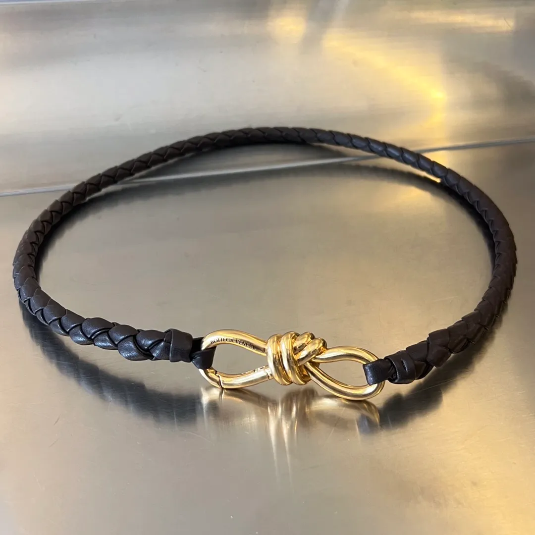 #Bv’s new woven shoulder strap~ Also equipped with a long strap to free your hands and add a sense of style!  black brown